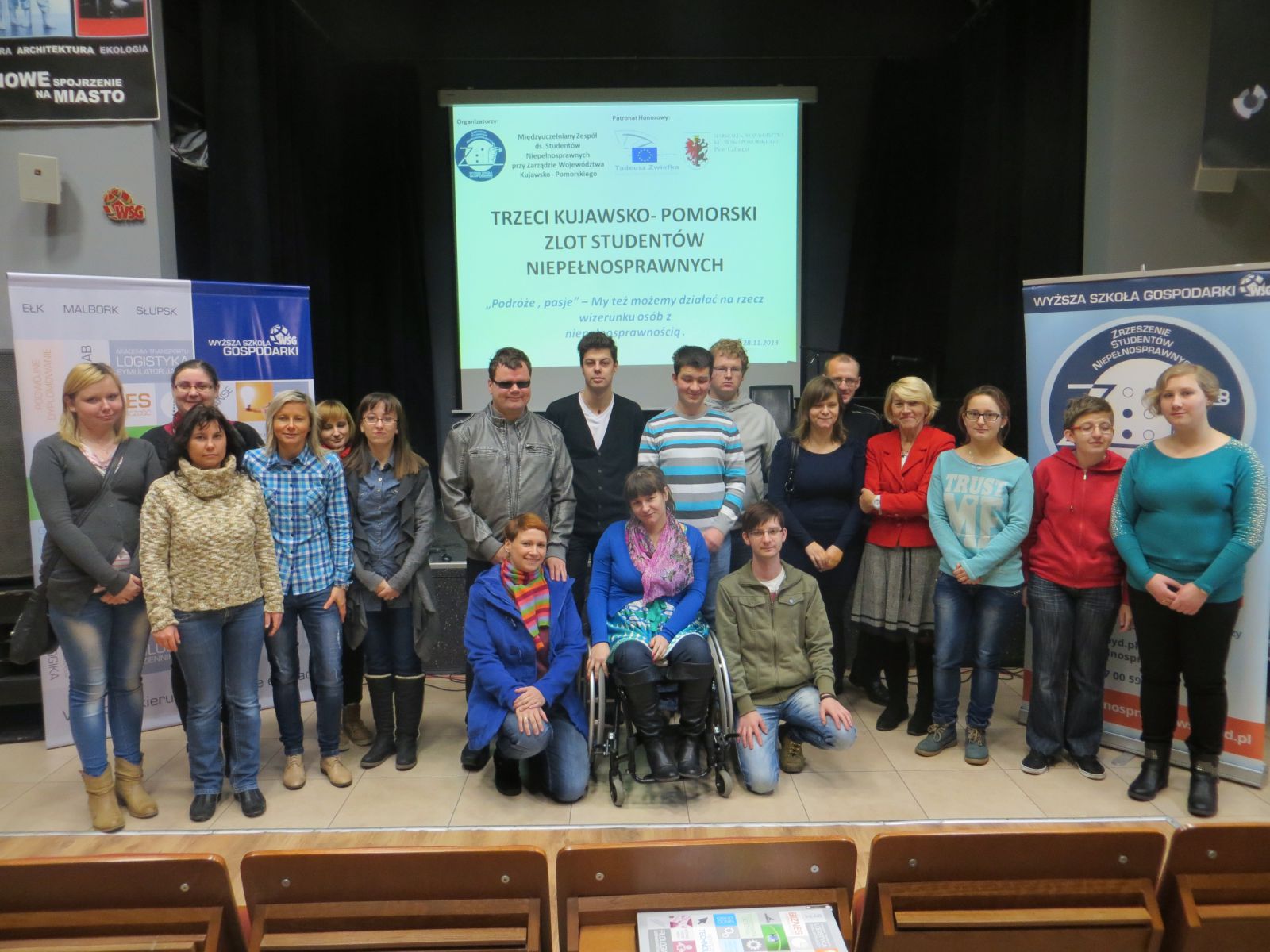 uczestnicy  III Kujawsko - Pomorskiego Zlotu Student&oacute;w Niepełnosprawnych